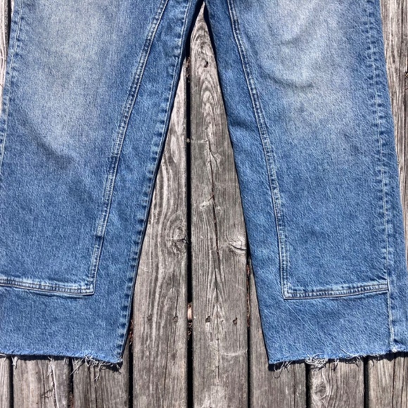 We The Free Risk Taker Mid-Rise Straight Jeans Size 31 Frayed Hem Ankle Crop - Picture 7 of 12